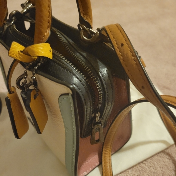 Handbag - Picture 5 of 5